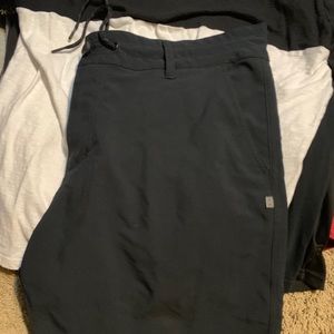 Oakley men’s shorts with drawstring/button